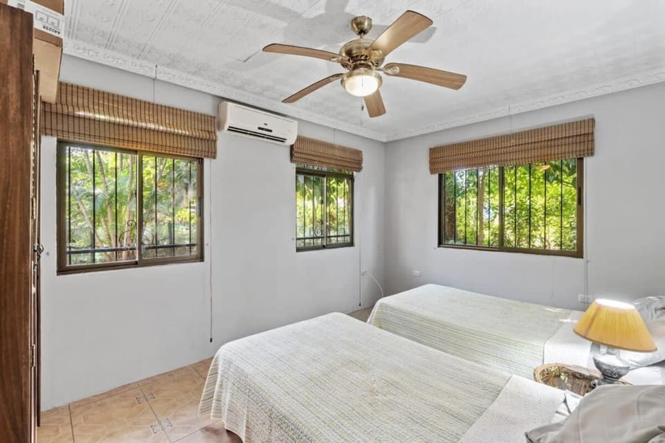 Bed, Photo of the whole room, Bedroom, fireplace, air conditioner
