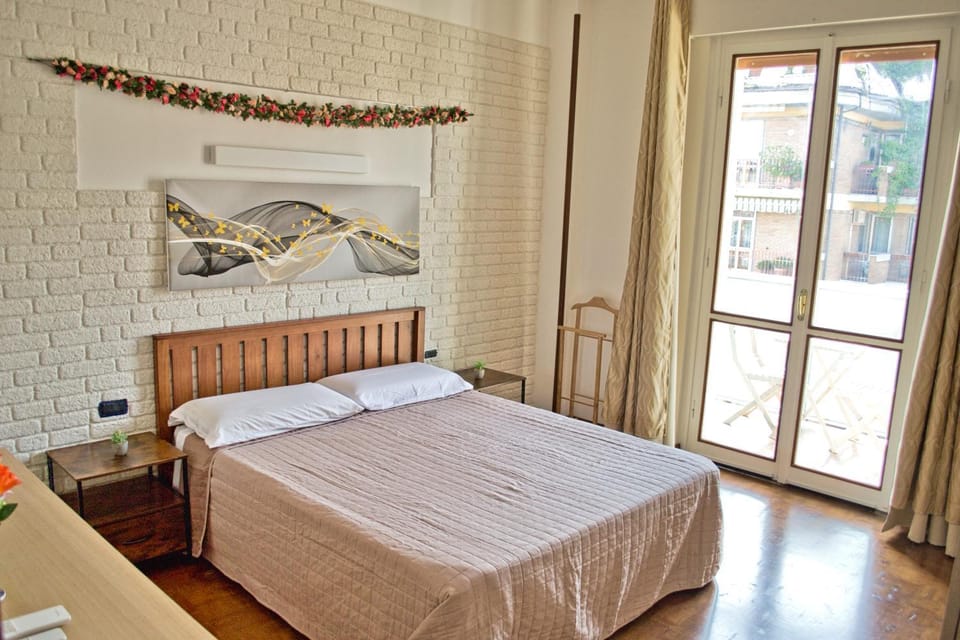 Balcony/Terrace, Decorative detail, Bedroom, air conditioner