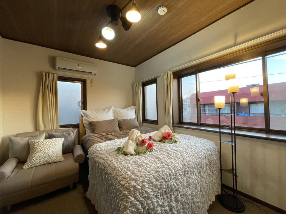 Best Shinjuku Modern Full-furnished Family size Apartment3 ONLY 2min to Shinjuku by Train Apartment in Shibuya