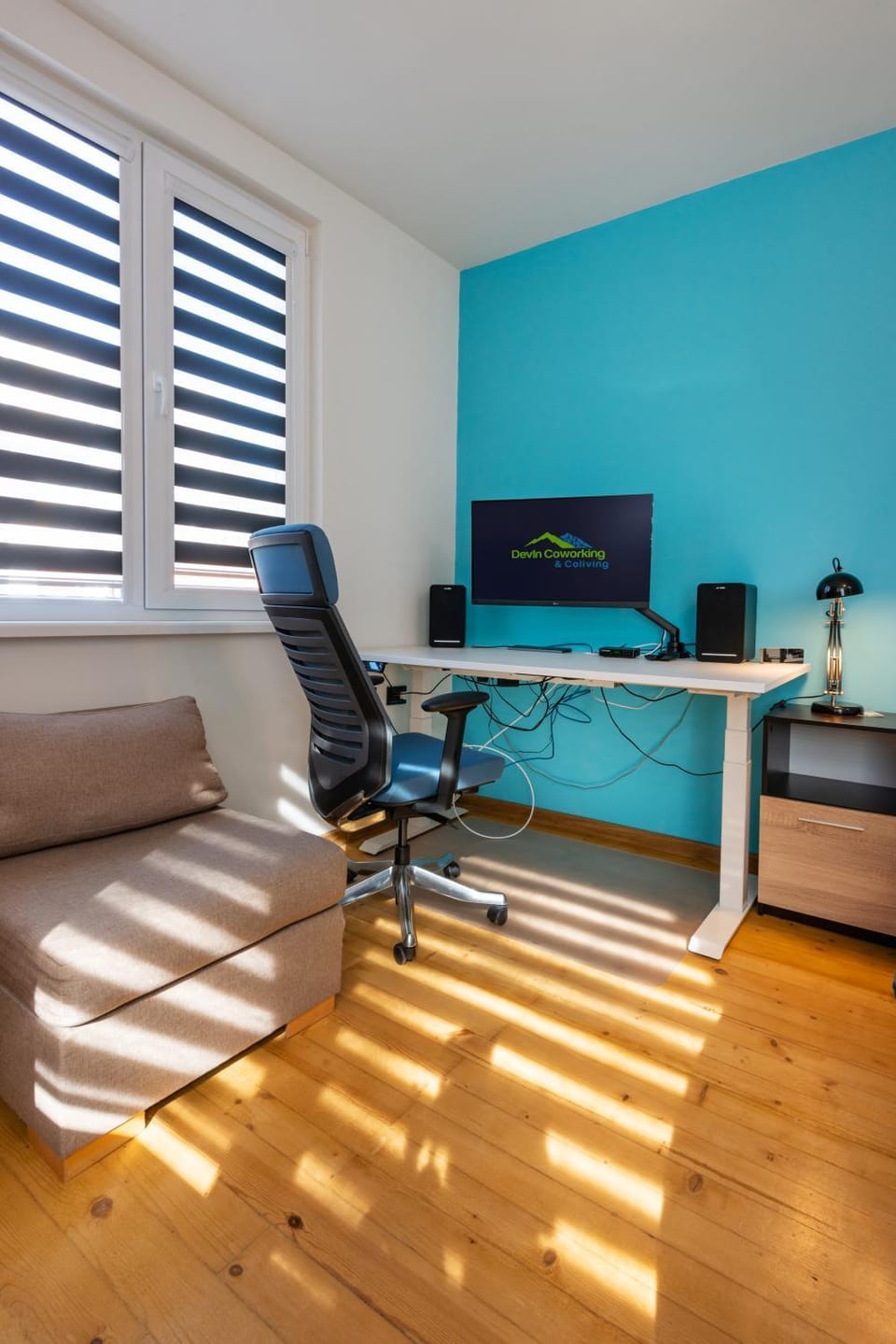 TV and multimedia, Seating area, hair dresser
