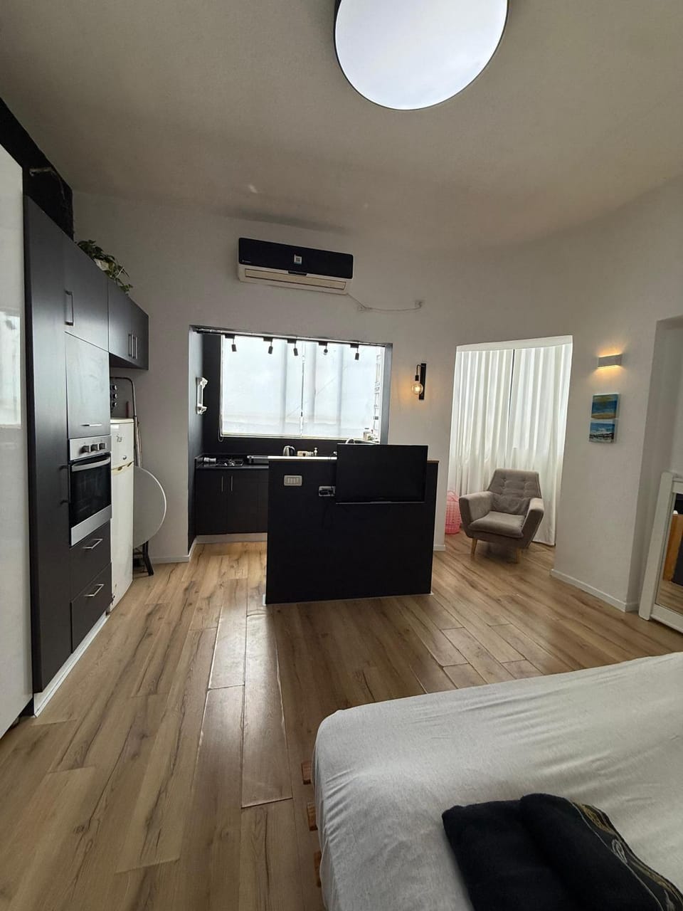 Bright Studio in Shapira Apartment in Tel Aviv-Yafo