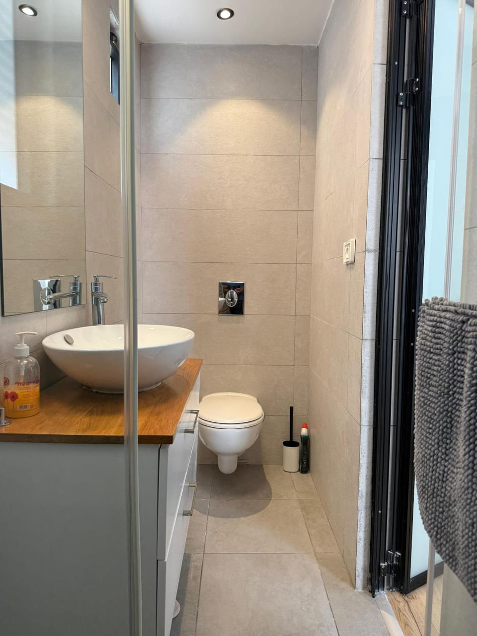 Bright Studio in Shapira Apartment in Tel Aviv-Yafo