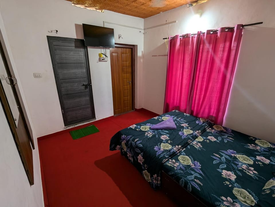 Bed, wardrobe