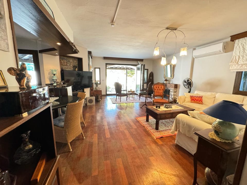 Bodrum Merkezde Müstakil Havuzlu Villa Villa in Bodrum