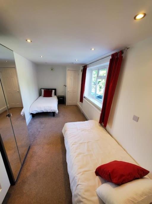 Bed, Photo of the whole room, Bedroom, wardrobe