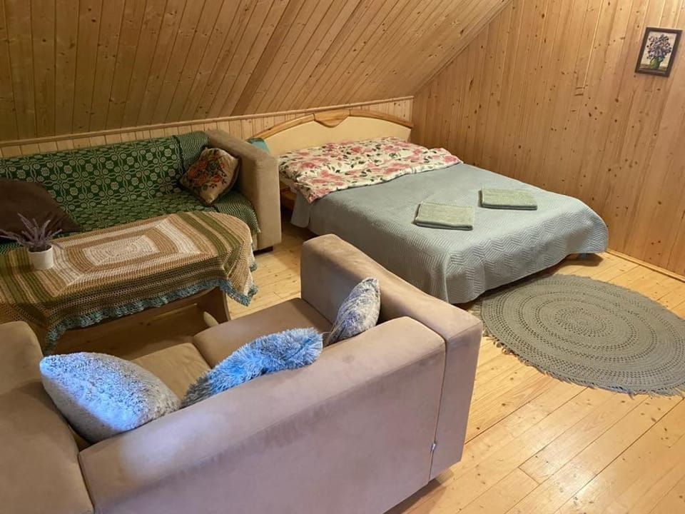 Bed, Living room, Photo of the whole room, Seating area