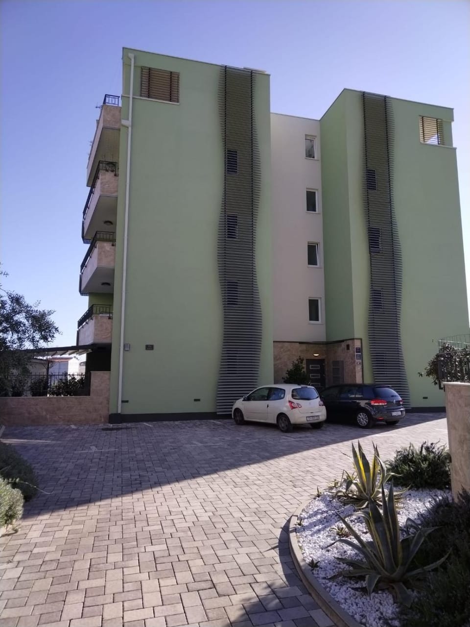Property building, Day, Parking