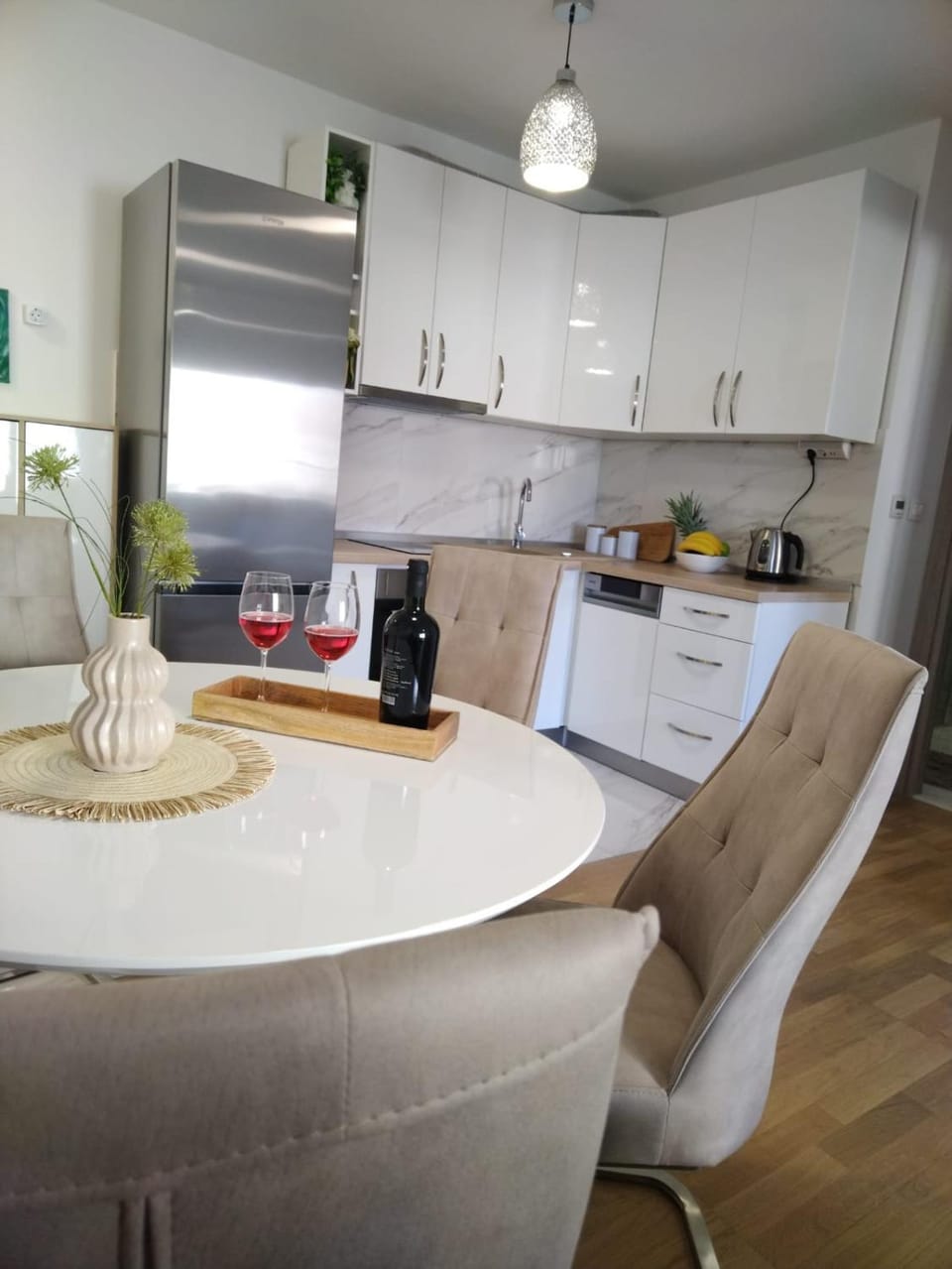 Kitchen or kitchenette, pet friendly, stove