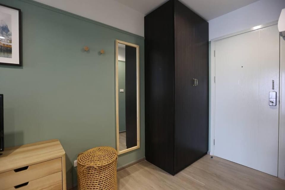 WoodGreen Room near Chatuchak Weekend Market Apartment in Bangkok