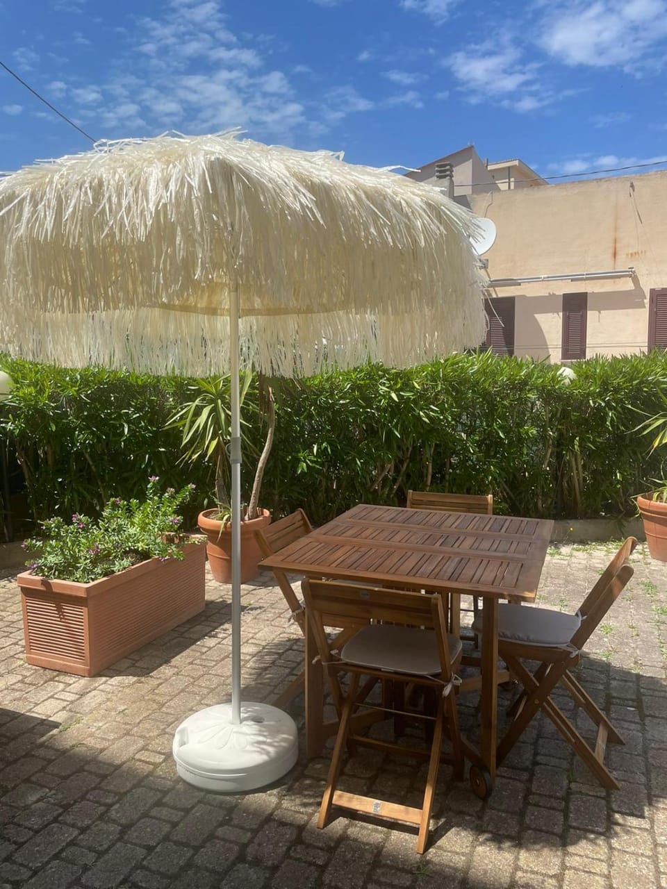 Garden, Dining area, Garden view