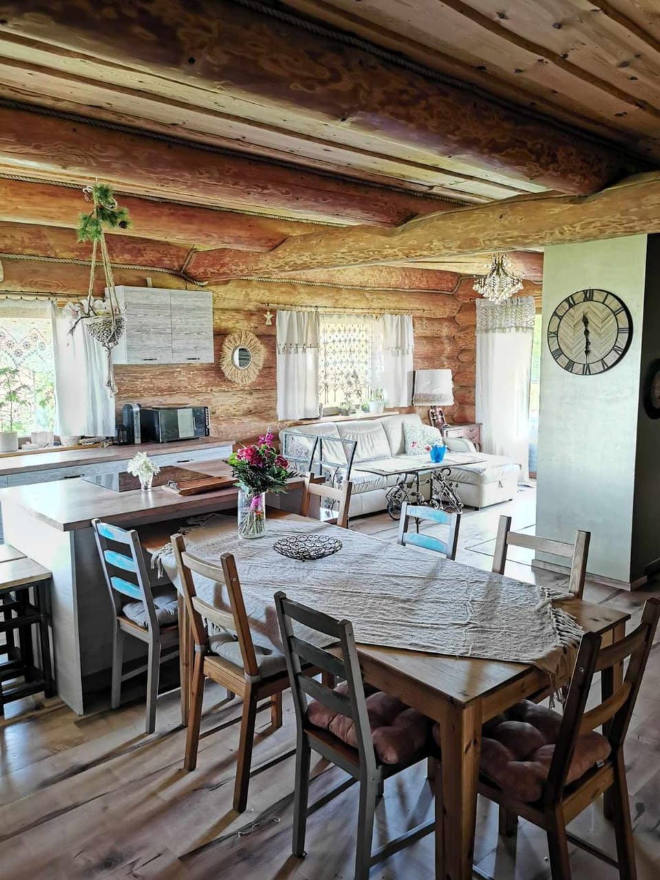 Living room, Dining area