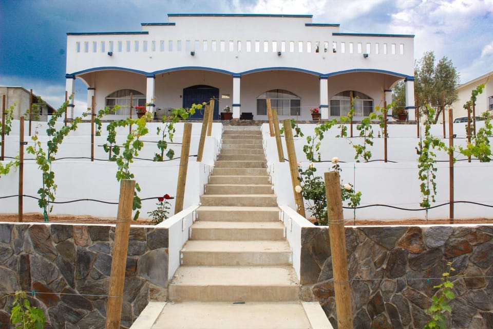 Property building, Facade/entrance, Day
