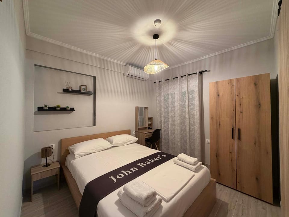 Bed, Bedroom, towels, wardrobe