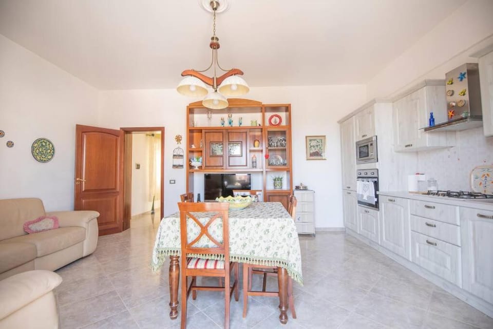 Coffee/tea facilities, Kitchen or kitchenette, Living room, Seating area, Dining area, dishwasher, oven, pet friendly, stove