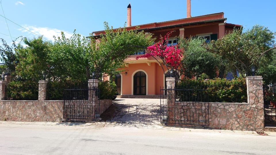 Property building, Day, Garden