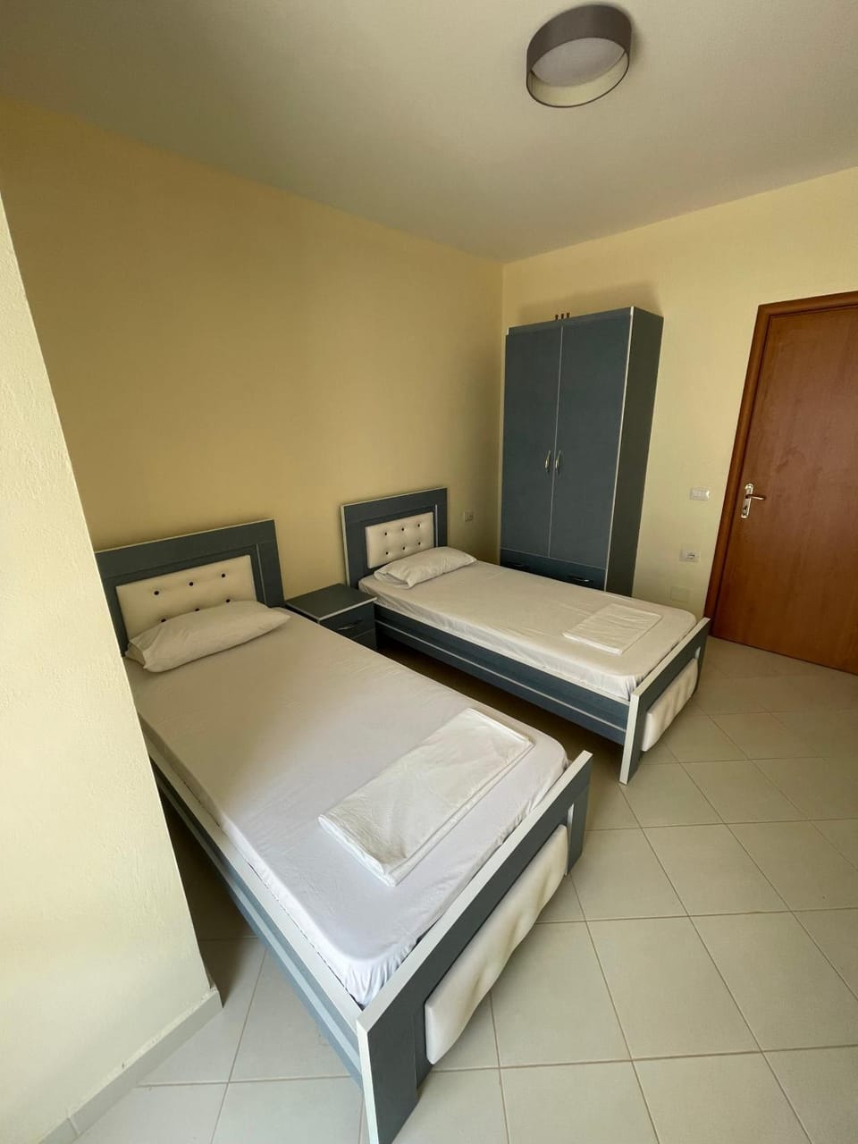 Bed, Photo of the whole room, Bedroom, wardrobe