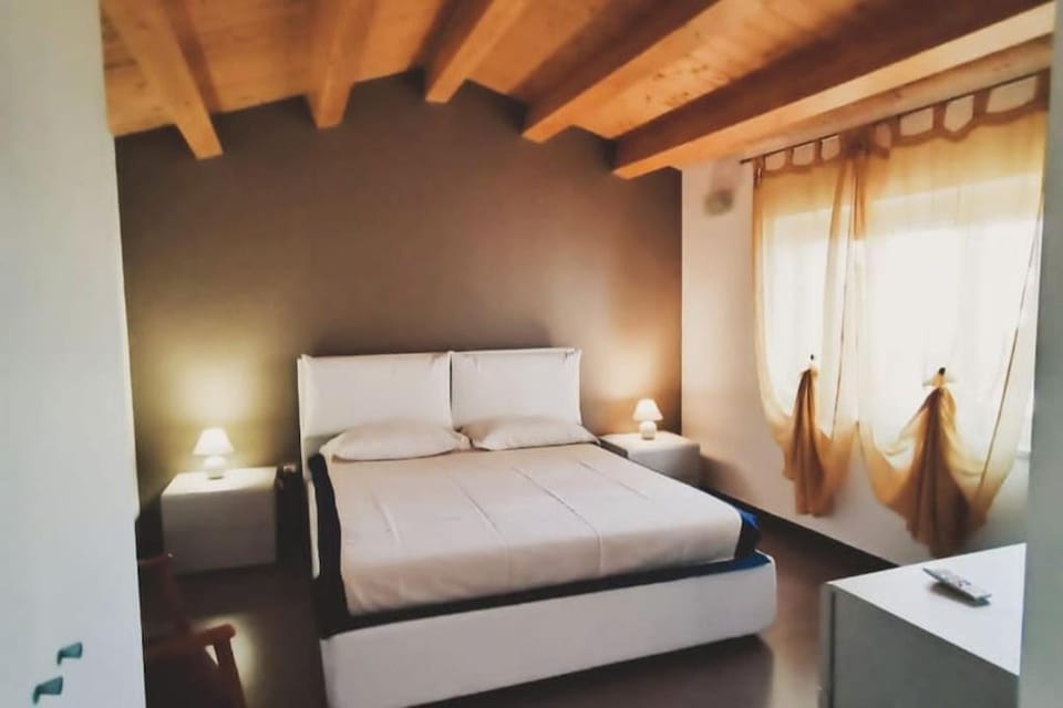 Bedroom, Internal: Not applicable to any particular room