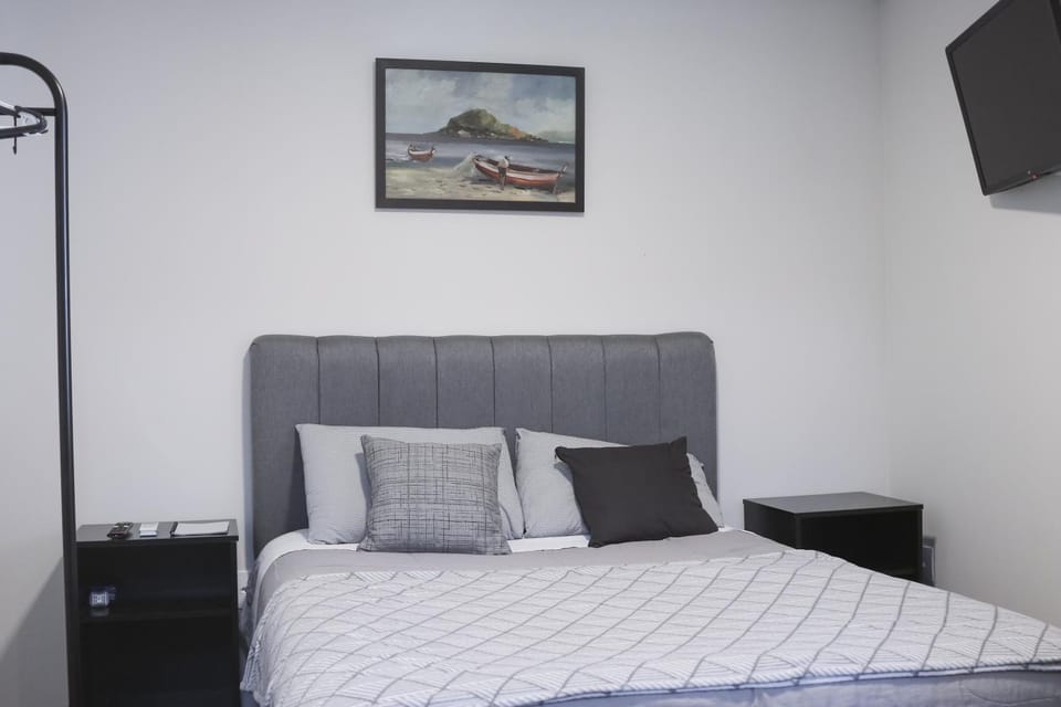 Bed, TV and multimedia, Bedroom, wedding