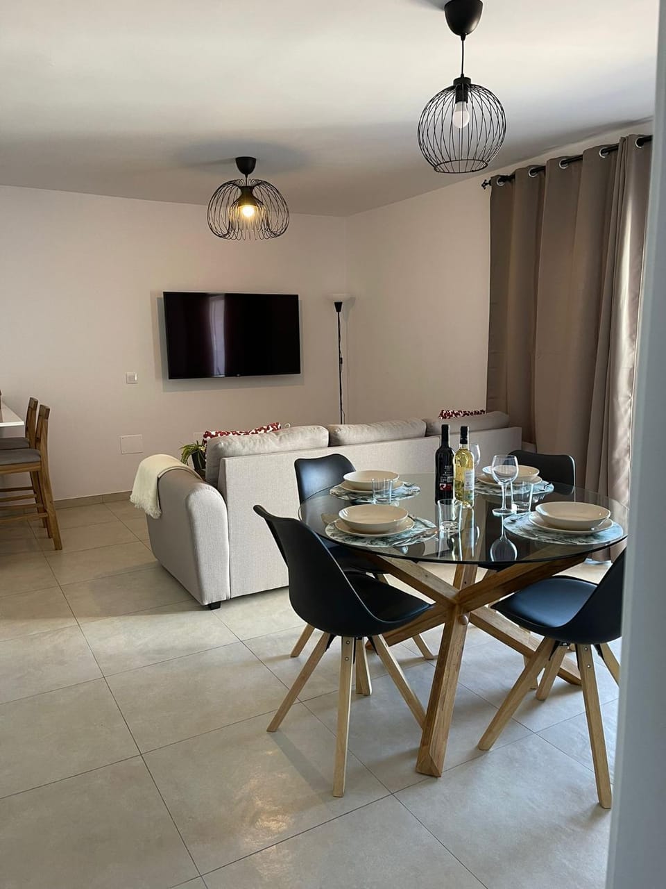 TV and multimedia, Living room, Dining area
