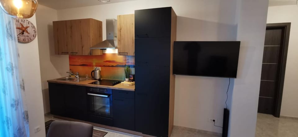 TV and multimedia, Kitchen or kitchenette