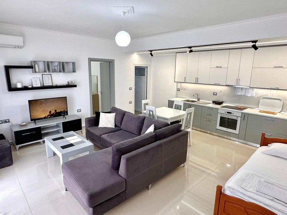 Living room, Photo of the whole room, Dining area, air conditioner