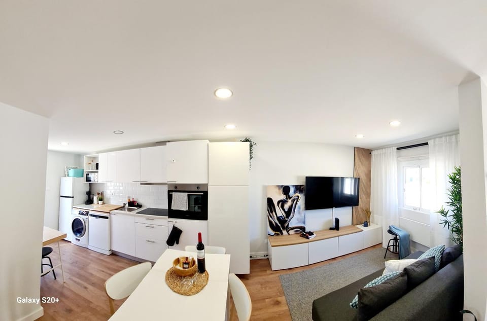 TV and multimedia, Kitchen or kitchenette, Living room, Seating area, Dining area, minibar, pet friendly