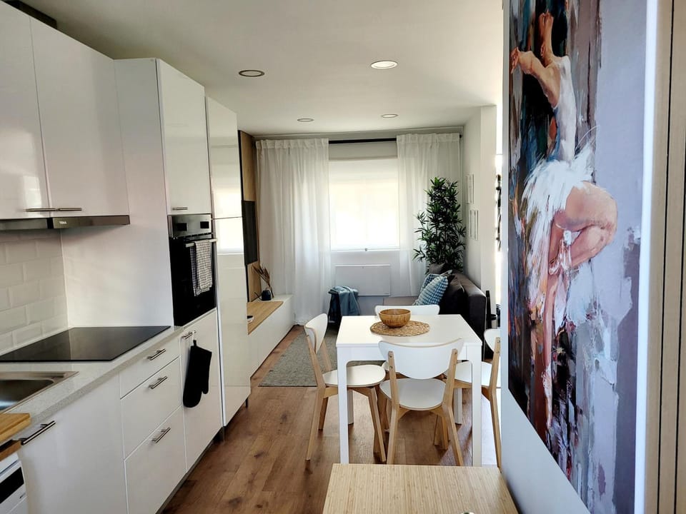 Kitchen or kitchenette, Dining area, pet friendly