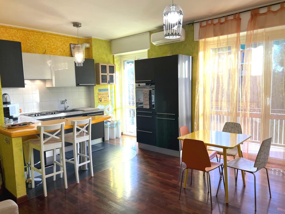 Kitchen or kitchenette, Dining area, dishwasher, oven, stove
