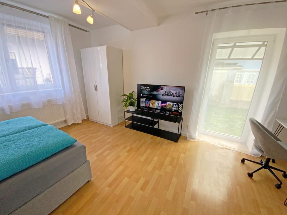 TV and multimedia, Living room, Bedroom