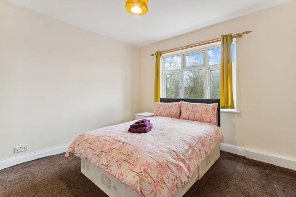 Beautiful Cozy Room Bed and Breakfast in London Borough of Croydon