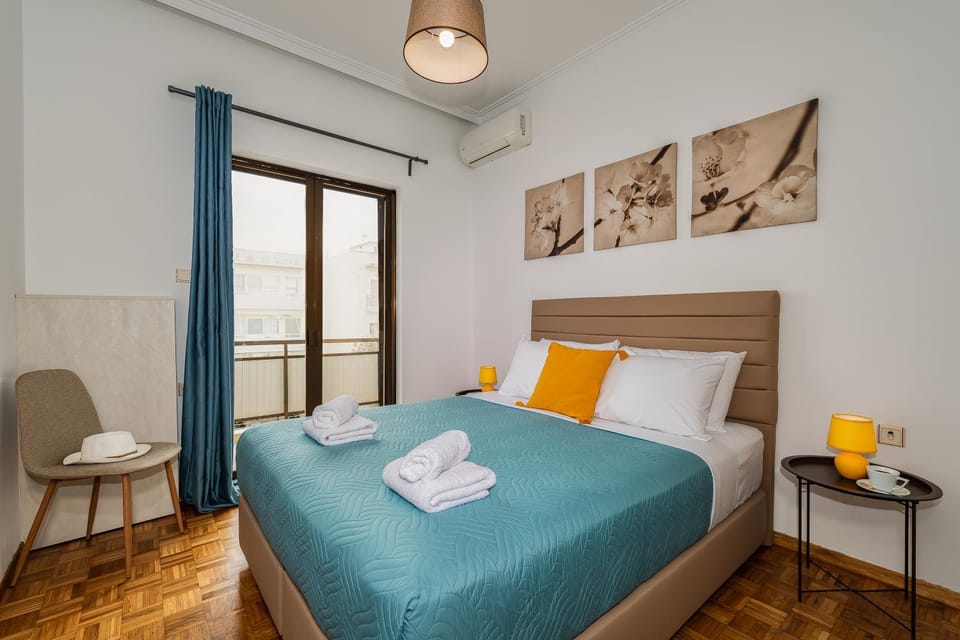 Central apt. with parking - 3 min from old port Apartment in Chania