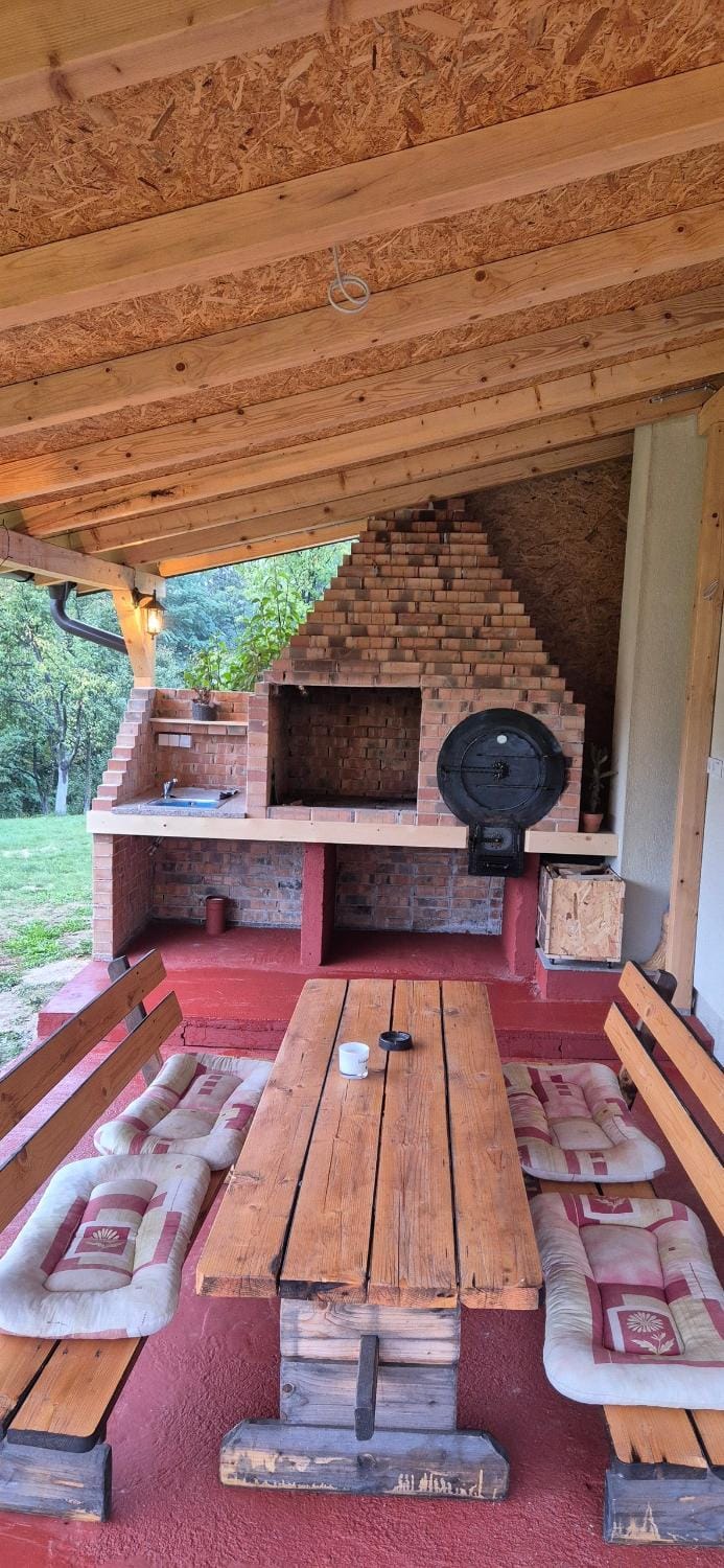 Patio, Day, BBQ facilities, Seating area