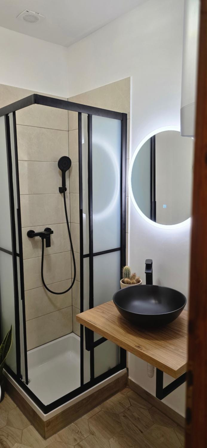 Shower, Bathroom