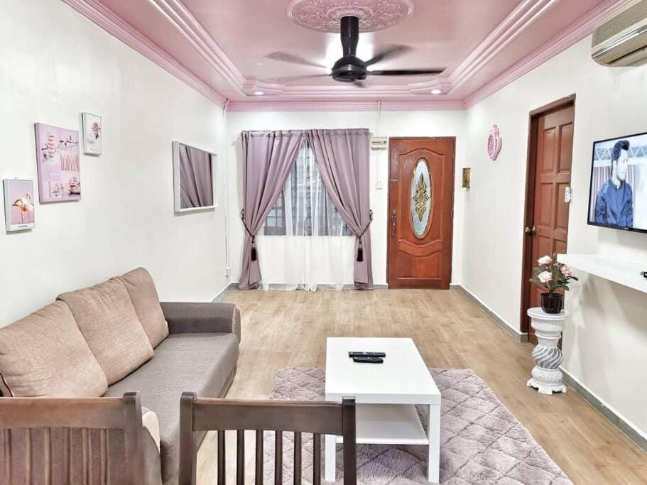 Zaref Homestay Pasir Gudang @ Taman Mawar House in Johor