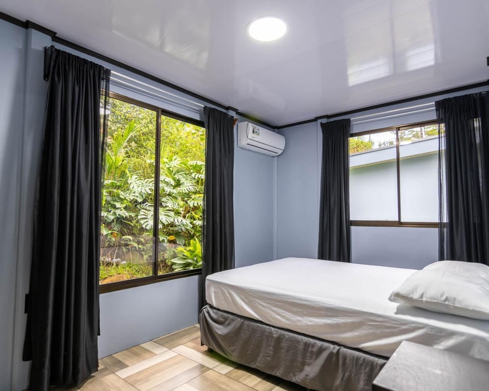 Bed, Photo of the whole room, Garden view, air conditioner