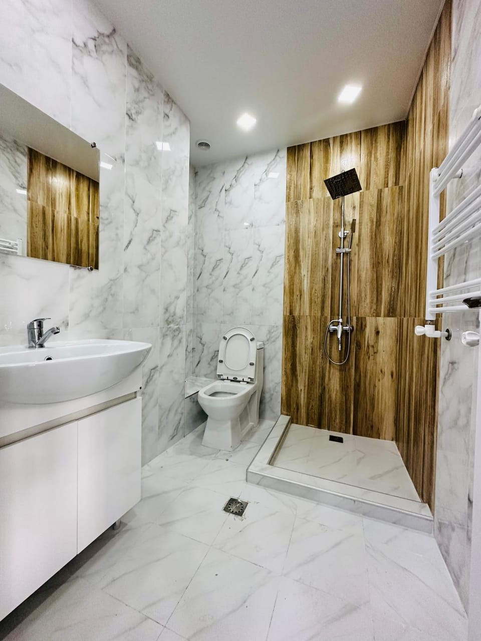 Shower, Toilet, Bathroom