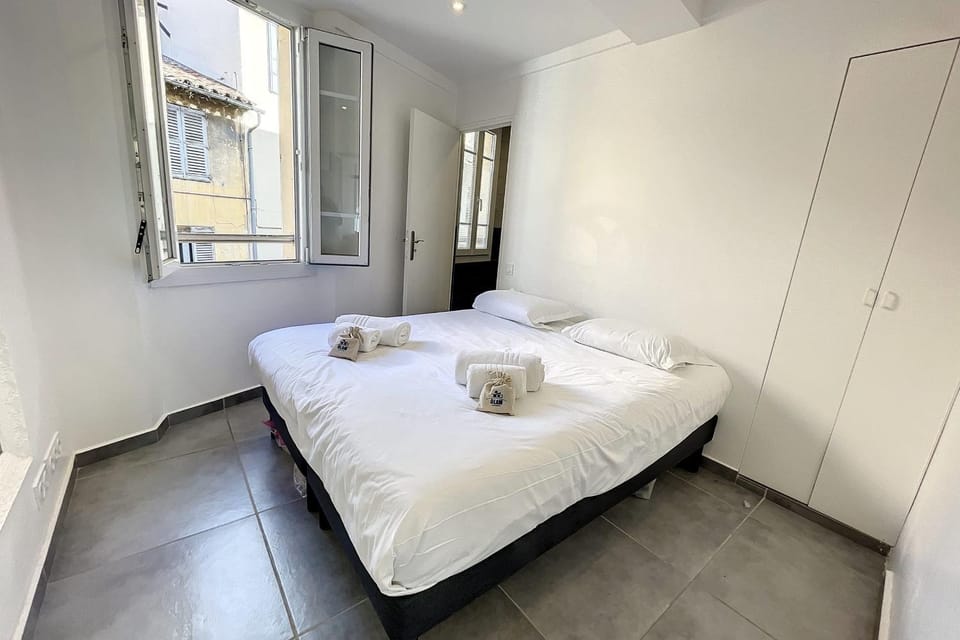 Bed, Bedroom, wardrobe