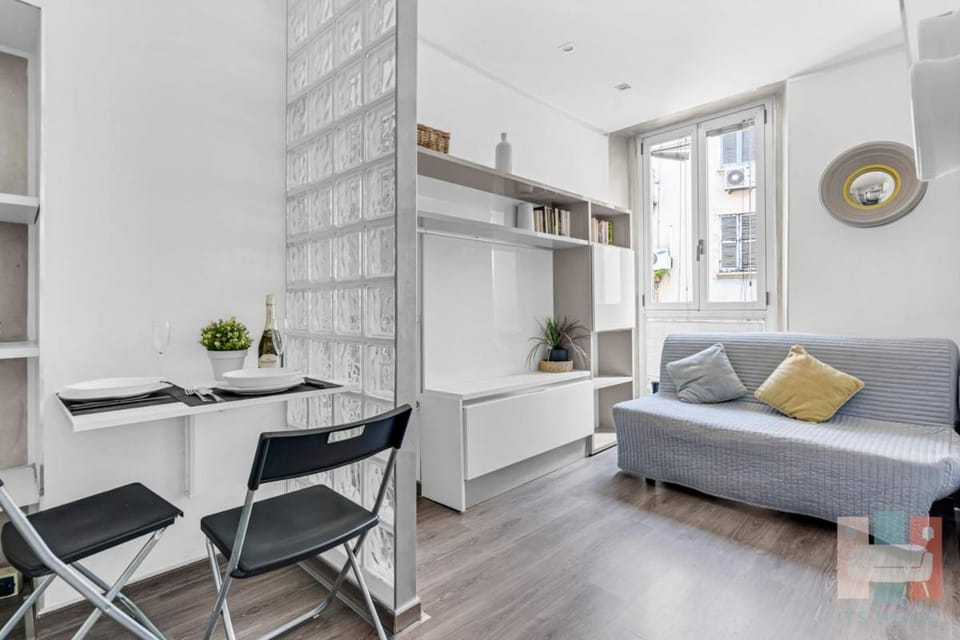 CC8 -Brera-Isola- Modern - Central - Wifi Apartment in Milan