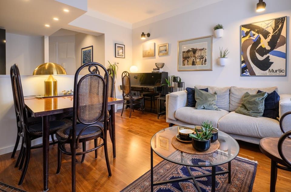 Living room, Seating area, Dining area