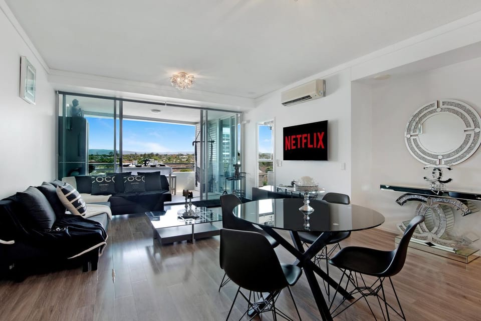 Couture Comfort - Luxe Chanel Themed Apartment Apartment in Gold Coast