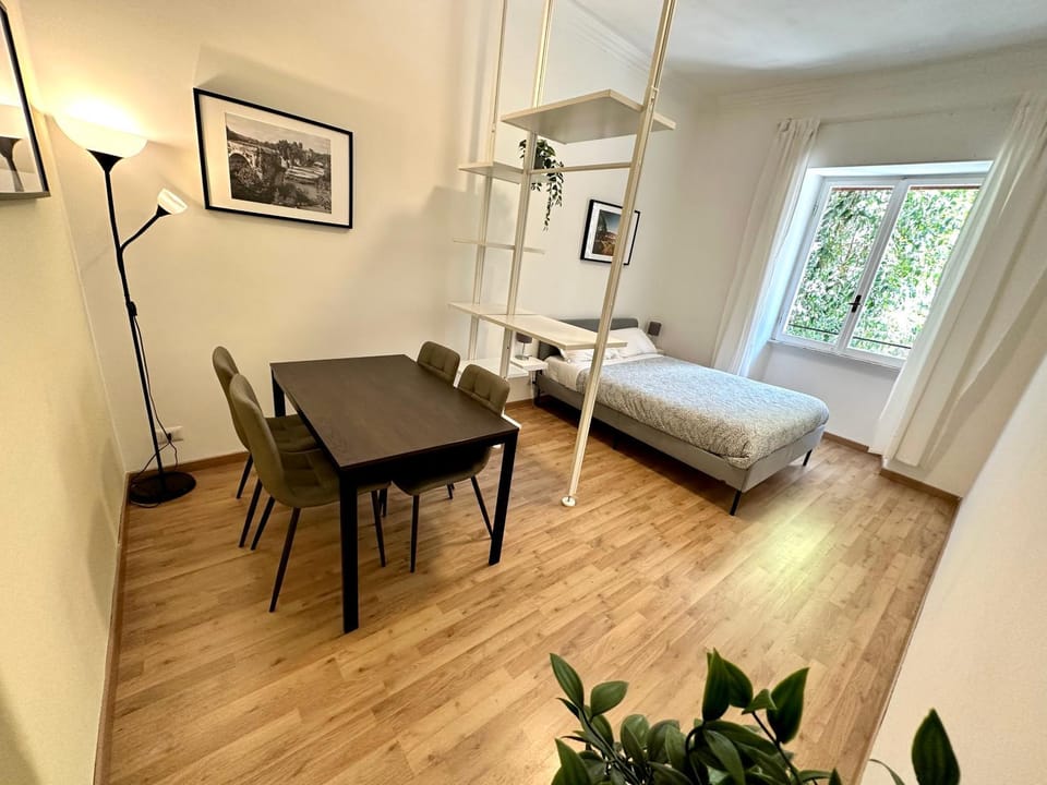 Seating area, Bedroom