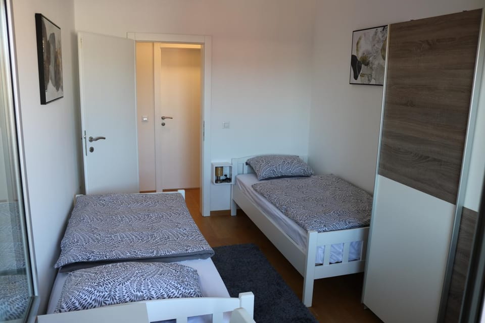 Bed, Bedroom, wardrobe