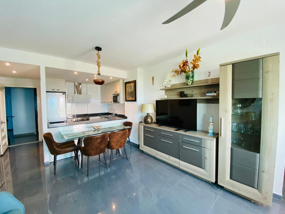 TV and multimedia, Dining area
