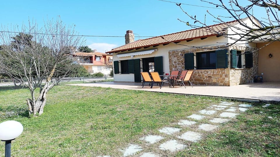 Property building, Patio, Garden, Garden view