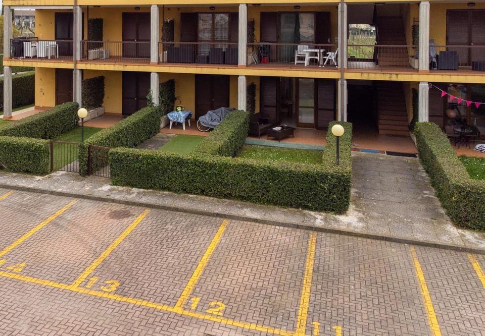 Property building, Garden, Garden view, Parking