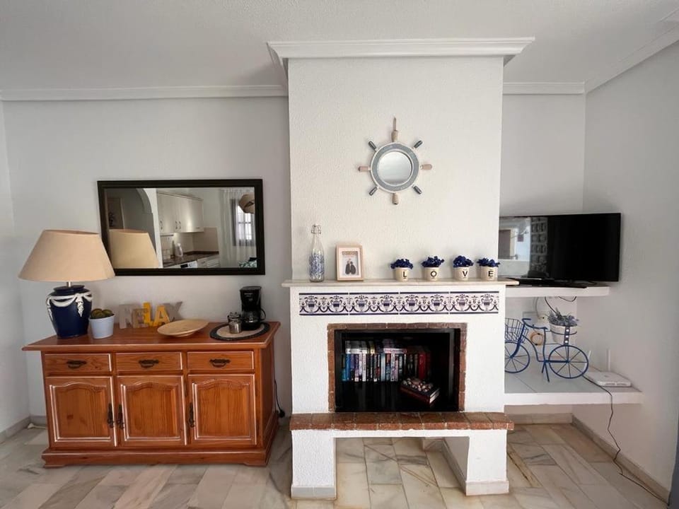 TV and multimedia, Coffee/tea facilities, minibar