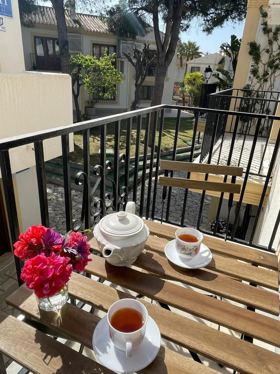 Coffee/tea facilities, Balcony/Terrace, Balcony/Terrace, Seating area, Garden view