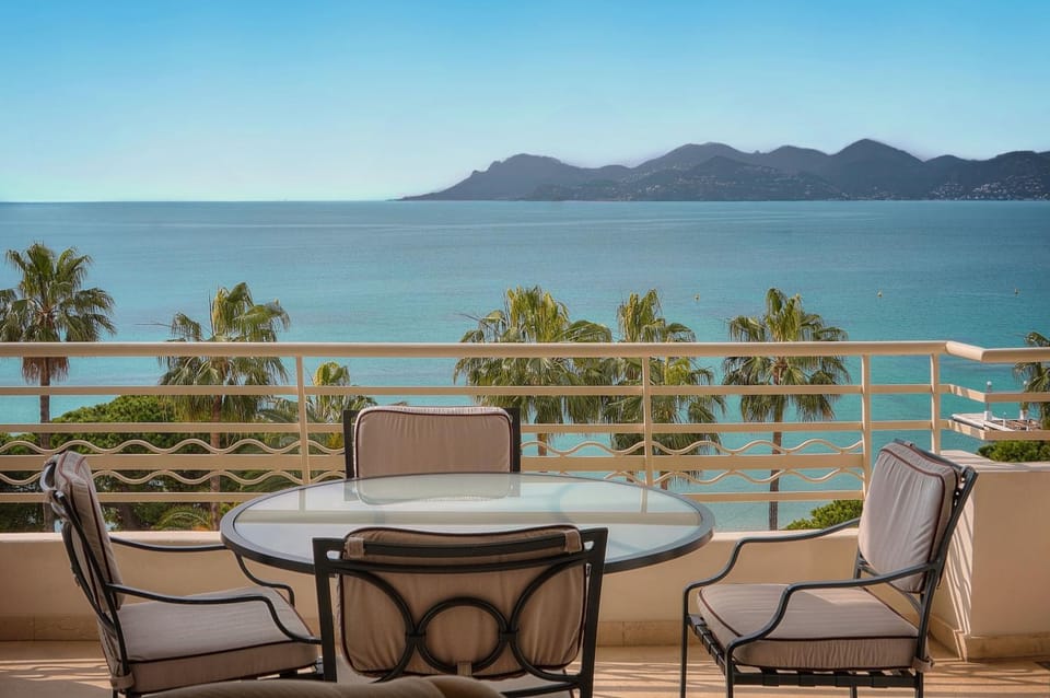 View (from property/room), Balcony/Terrace, Seating area, Sea view