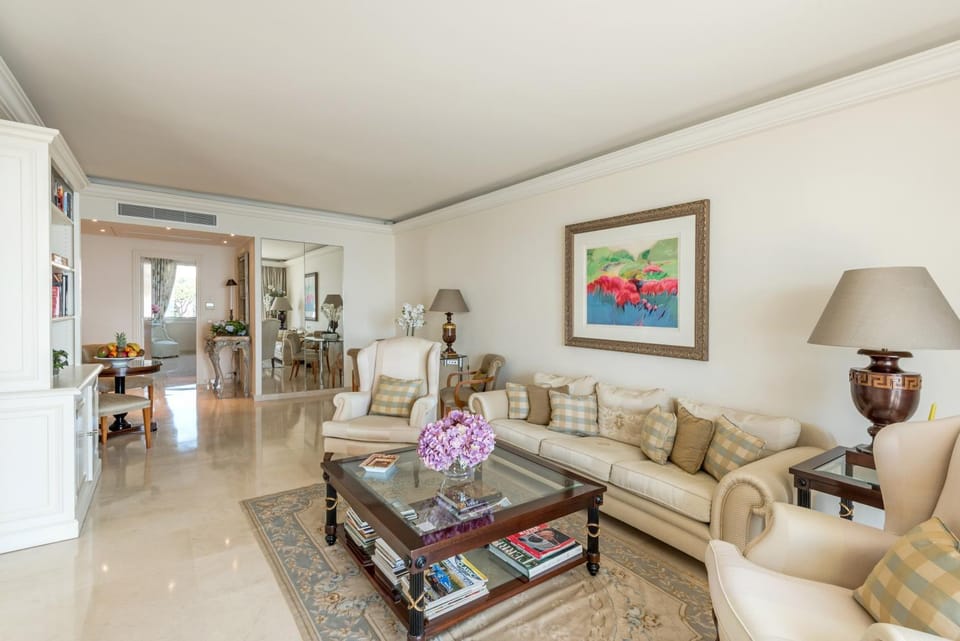 Living room, Seating area, air conditioner