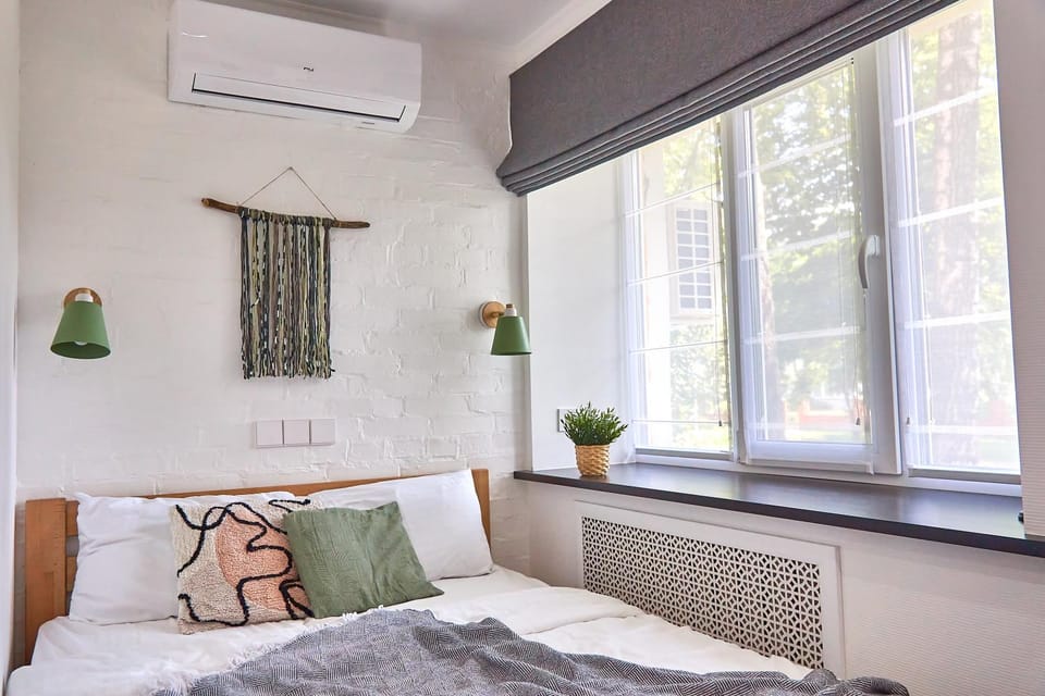 Bed, Bedroom, air conditioner